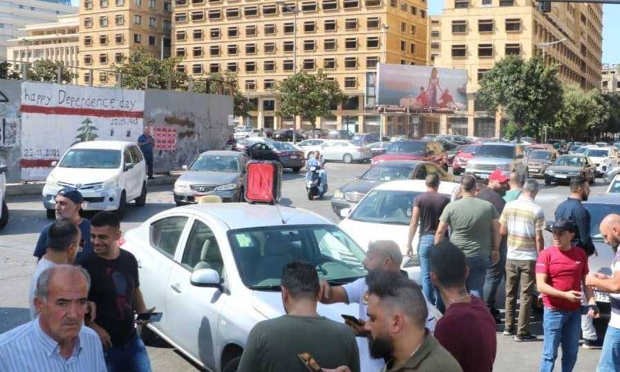 بالصور- اعتصام للسائقين العموميين في وسط بيروت.. والسبب