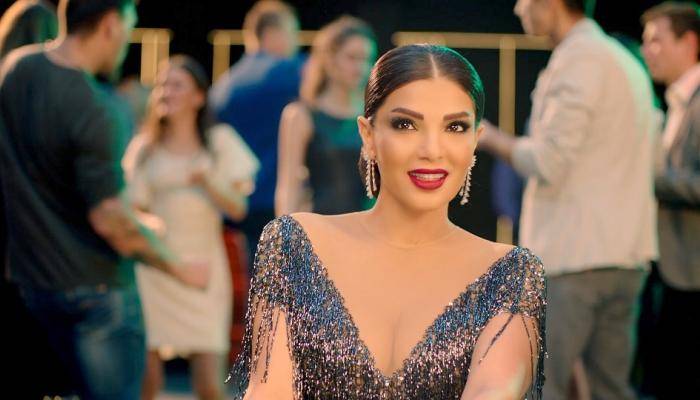 دينا حايك تعلن إصابتها بمرض سرطان الثدي والنجوم يدعمونها