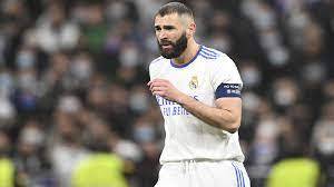 بسبب الكلاسيكو.. قرار مفاجئ يبعد بنزيما عن الملعب