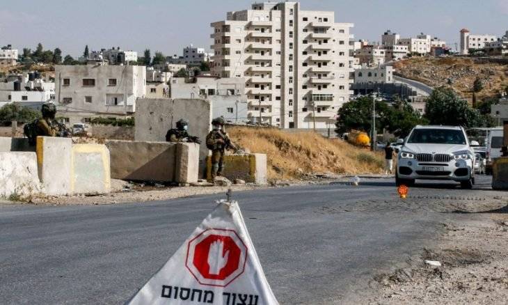 إسرائيل تفرض إغلاقا شاملا على الضفة الغربية ومعابر قطاع غزة