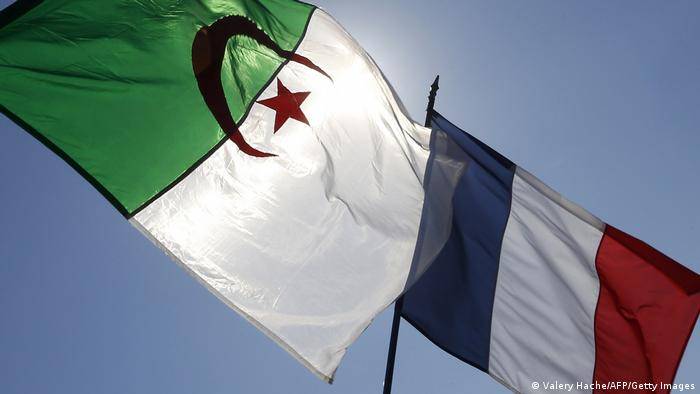 مباحثات هاتفية بين فرنسا والجزائر لتناول العلاقات بين البلدين
