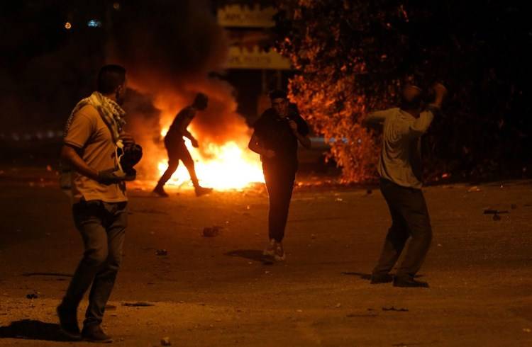 مواجهات عنيفة مع قوات الاحتلال في بلدة العيساوية بالقدس المحتلة