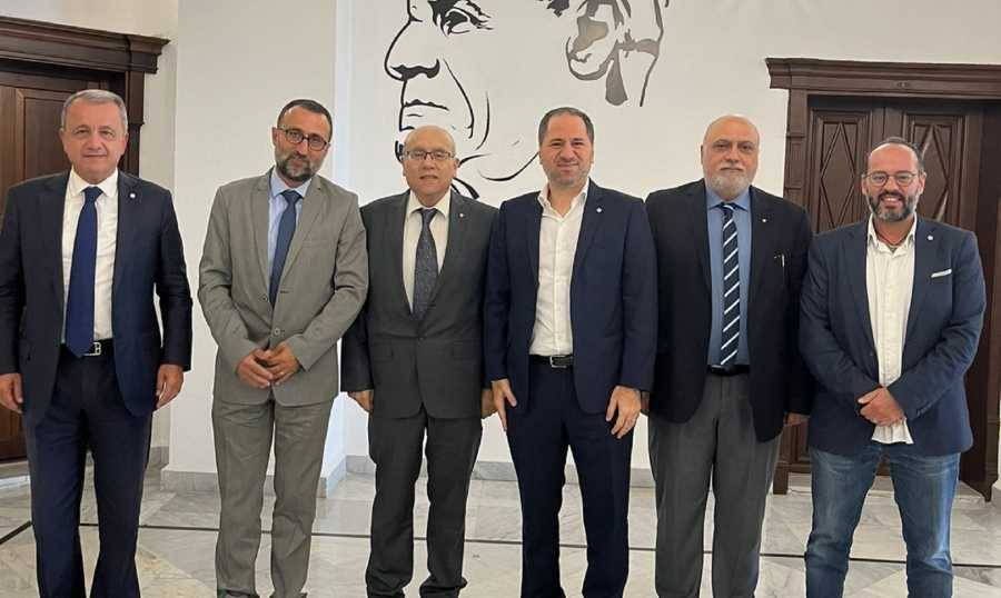 سامي الجميّل التقى
وفداً من 