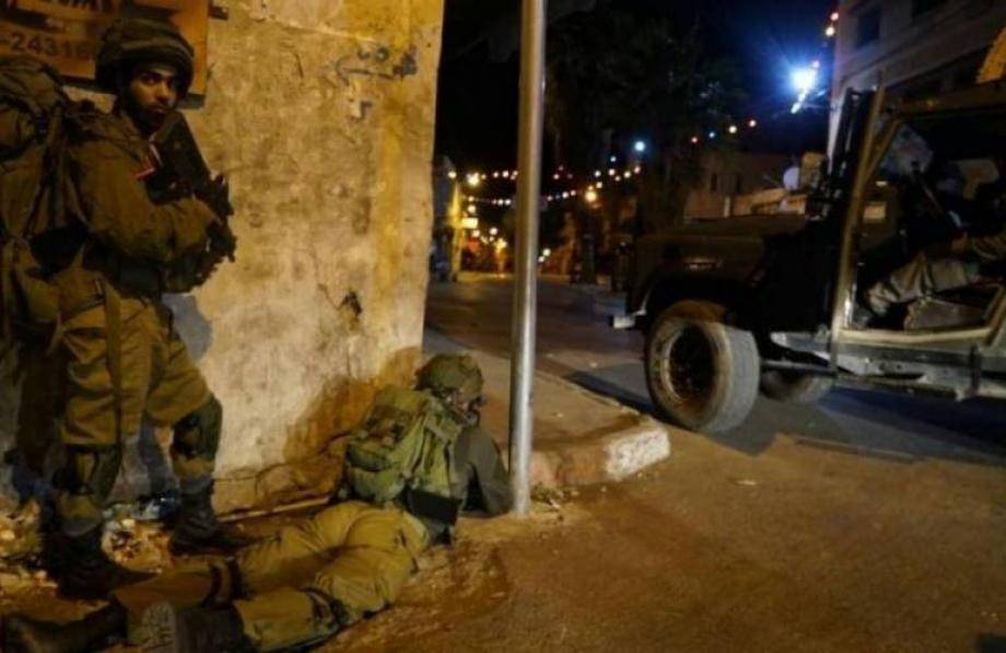 إشتباك مسلّح بين قوات الإحتلال وفلسطينيين عند حاجز قلنديا