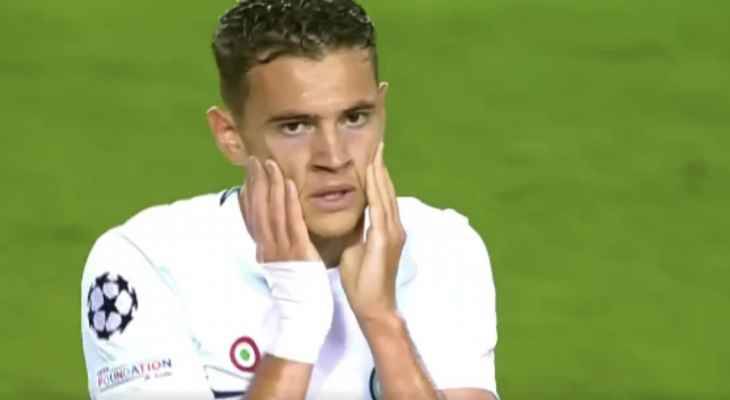 نجم ميلاني في نوبة البكاء بعد فرصة قاتلة أمام برشلونة