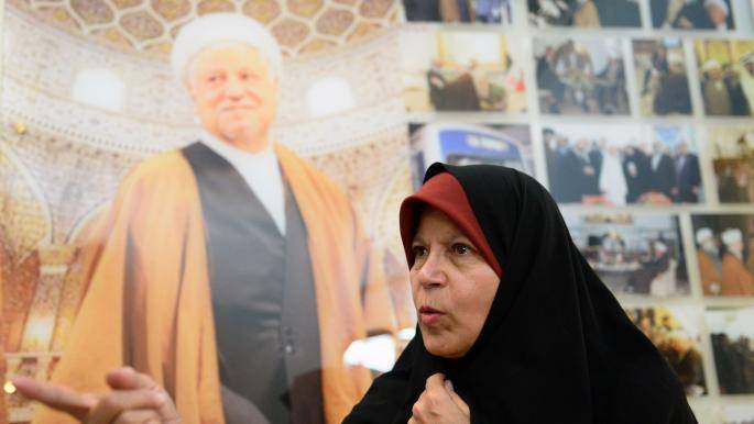القضاء الإيراني يتهم ابنة رفسنجاني بالتواطؤ والإخلال بالنظام العام