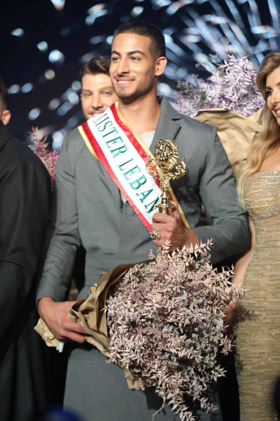 ملك جمال لبنان سيف الوليد حرب الى MR WORLD
نضال بشراوي لـ"الديار": هذا الأمر يحدث للمرة الأولى في مُسابقة جماليّة!