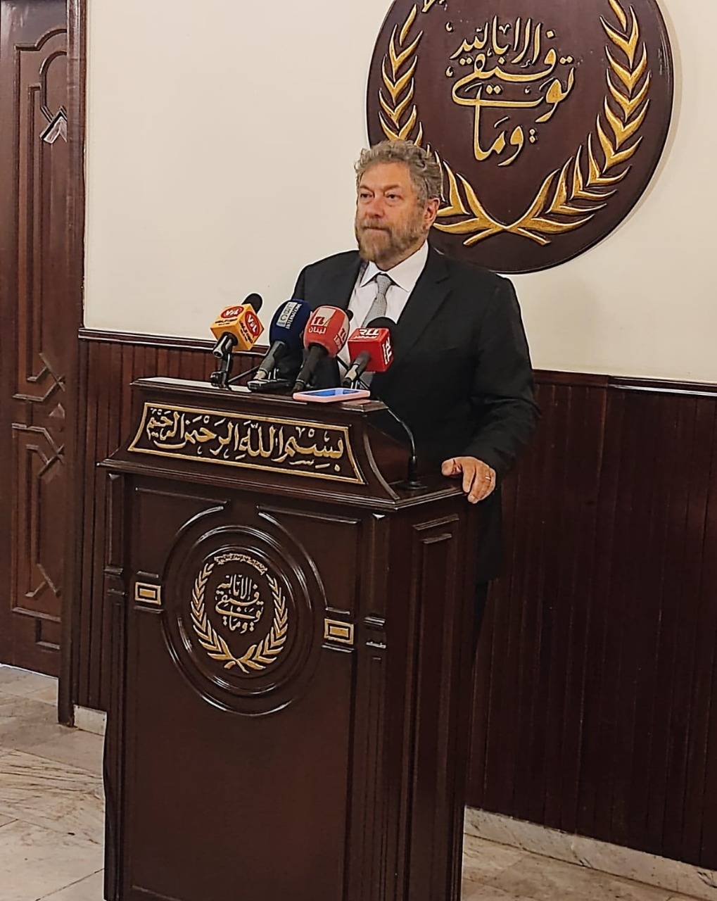 افرام من دار الإفتاء: أولويّة رئيس الجمهورية الجديد إعادة بناء مؤسّسات الدولة 
العقد الوطني لا يقوم على المحاصصة بل بالتكامل والإنتاجيّة في العيش المشترك