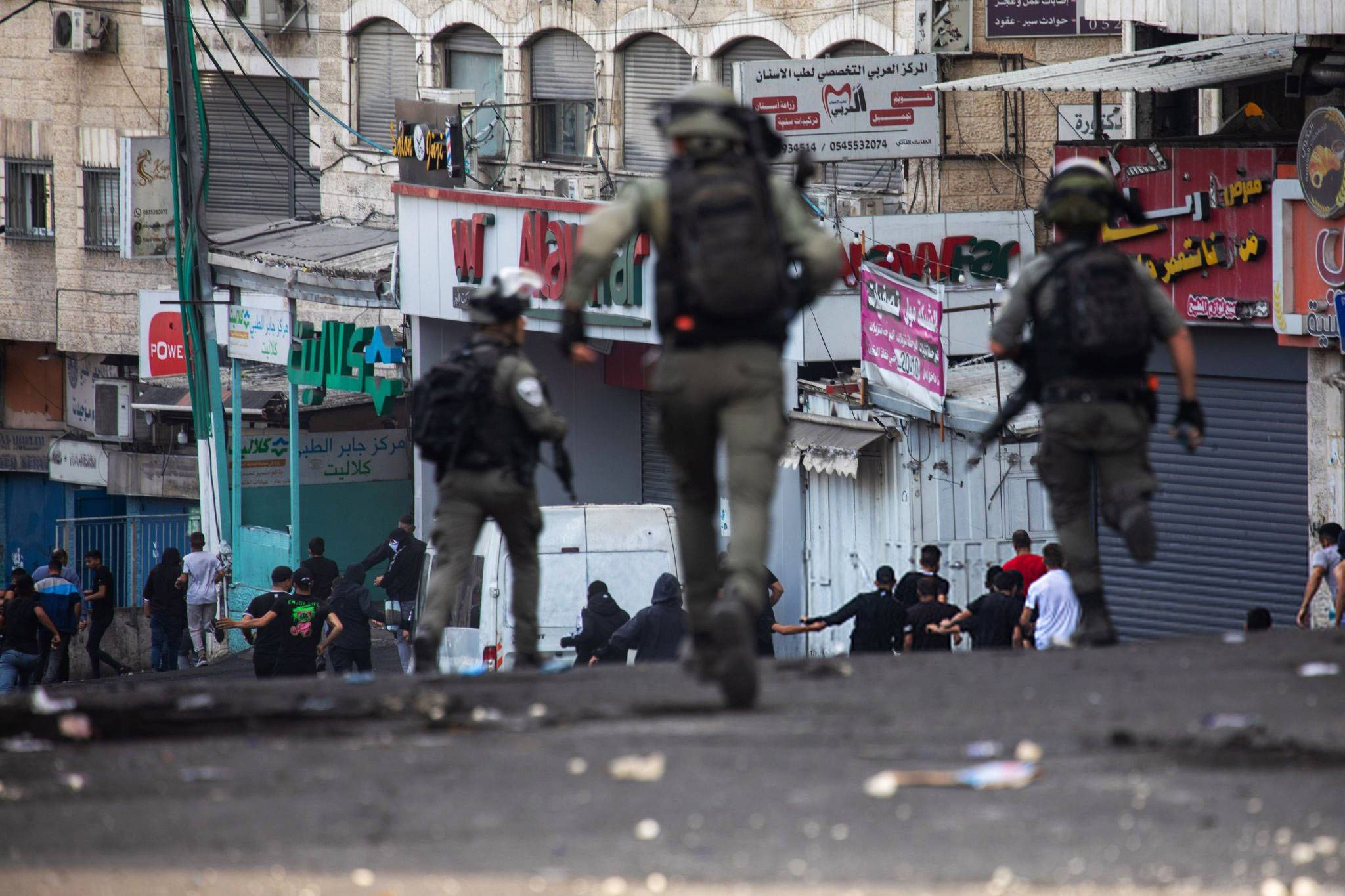الاحتلال يُحاصر مدينة نابلس...  والفصائل الفلسطينية تتوصل الى «ورقة مُصالحة» في الجزائر
