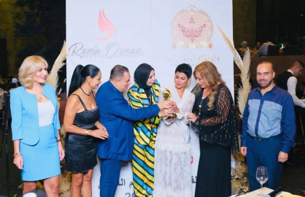 “رقية علي ميرزا” تتوّج سفيرة السلام العالمي في لبنان