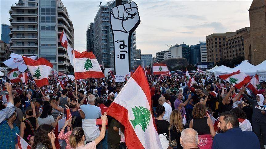 في الذكرى الثالثة لثورة 17 تشرين ... مسيرة في ساحة الشهداء