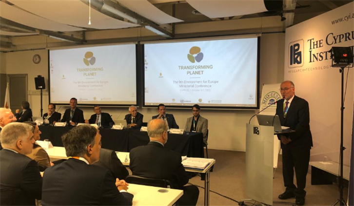 شارك في مؤتمر حول "البيئة من أجل أوروبا"
الحلبي تناول مع نظيره القبرصي
التعاون الجامعي بين البلدين