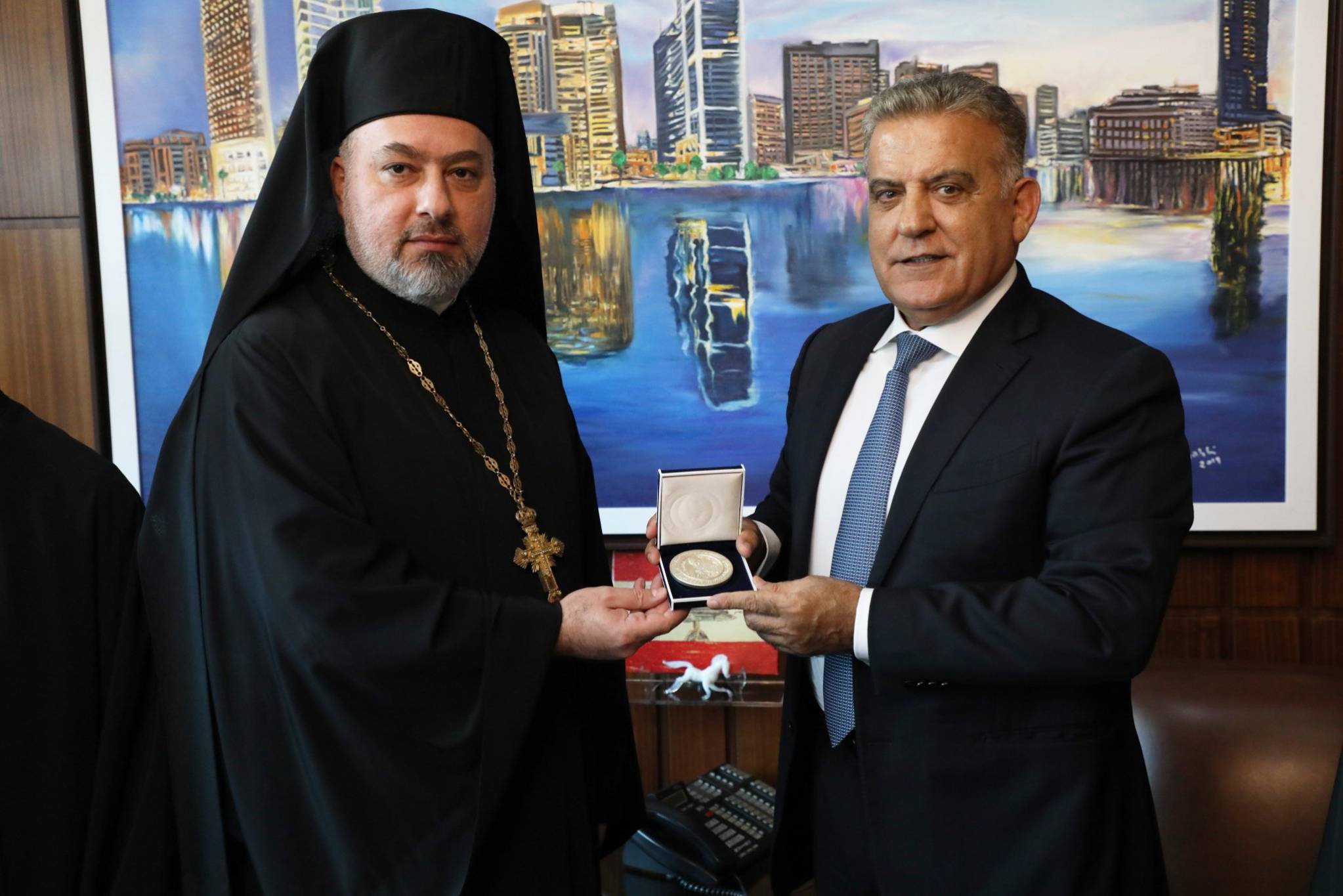 اللواء ابراهيم زار ميقاتي وأرسلان... وتسلّم
ميداليّة شكر من وفد الرهبنة الباسيليّة الشويريّة
