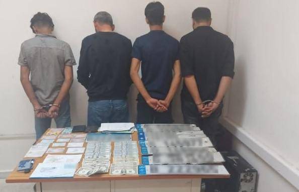 يسرقون السيارات ويقومون بتفكيكها بغية بيعها.. عصابة خطيرة وقعت بقبضة "المعلومات"