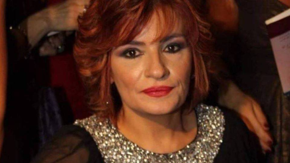 الاديبة مي خليل توقع كتابها 
