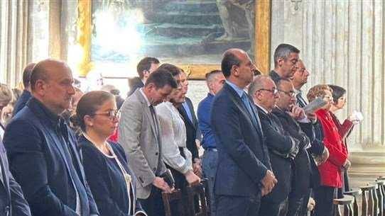 أبي رميا شارك في قداس على نيّة
شهداء ١٣ تشرين في فرنسا