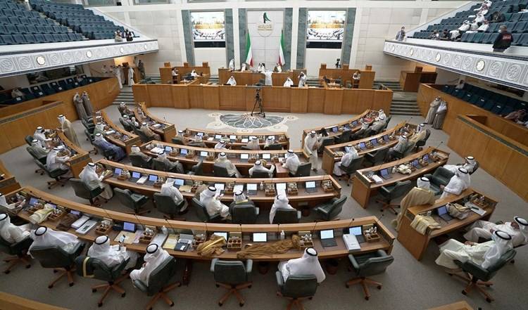 الكويت: صدور مرسوم
بتأليف حكومة جديدة في البلاد