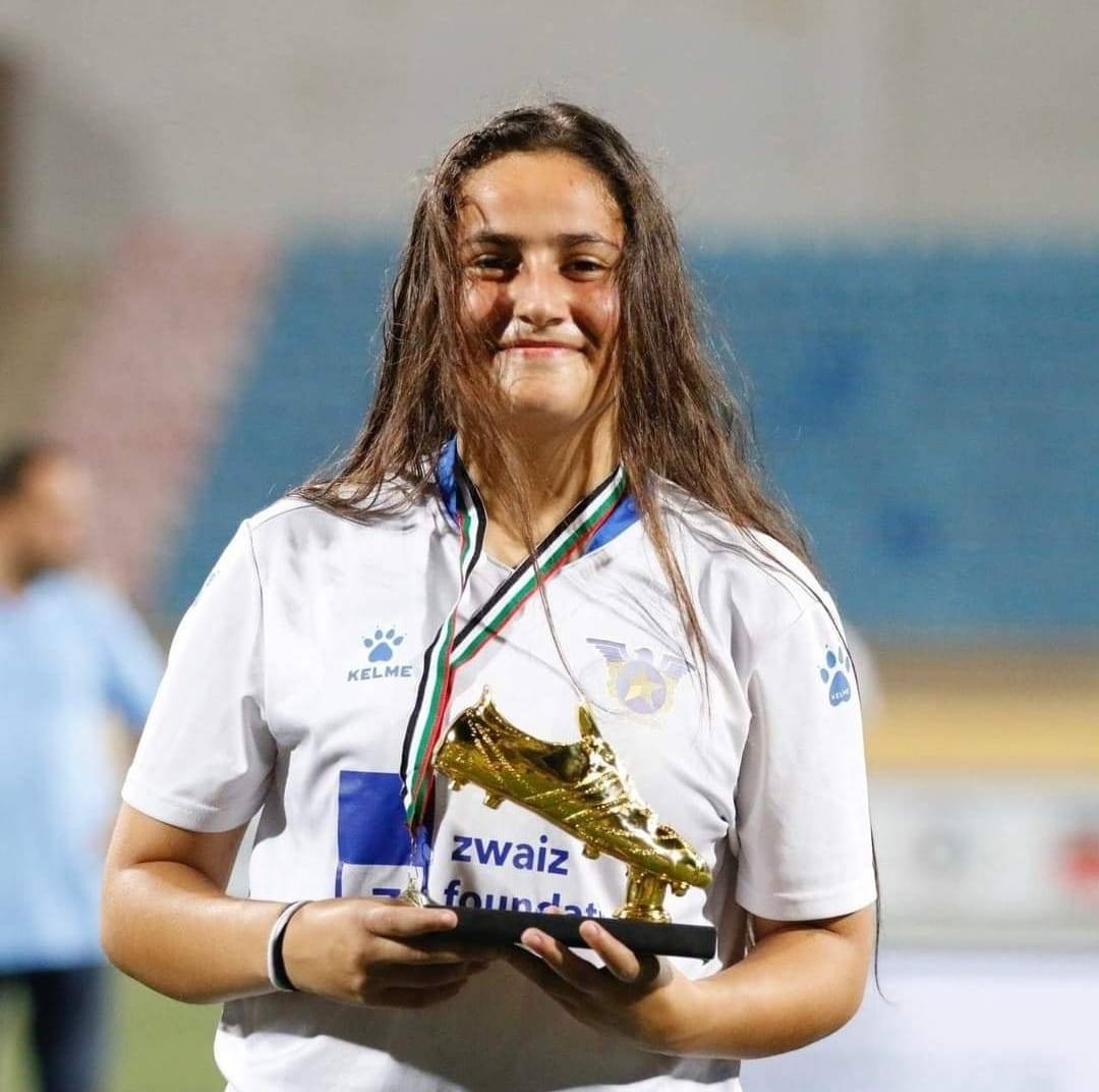 الواعدة ليا هاشم مهاجمة "نجوم الجنوب" تعشق هز الشباك وتثابر على التمارين