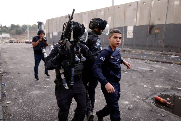 الاحتلال ينفذ اقتحامات بضواحي القدس ويواصل حصاره لنابلس
أستراليا تتراجع عن اعترافها بغربي القدس عاصمةً «لاسرائيل»