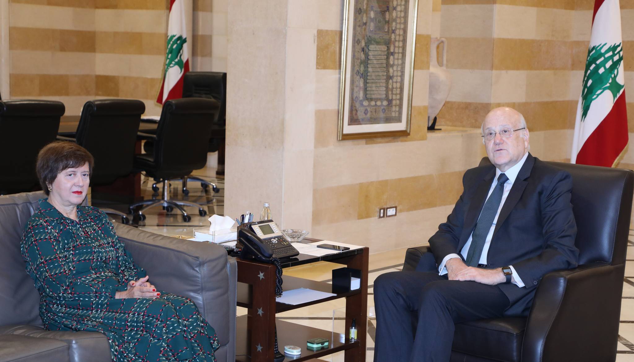 كرّم "إتحاد كشاف لبنان"
ميقاتي عرض مع بخاري التطوّرات
والتقى فرونتسكا وسفيرة كندا وبيرم