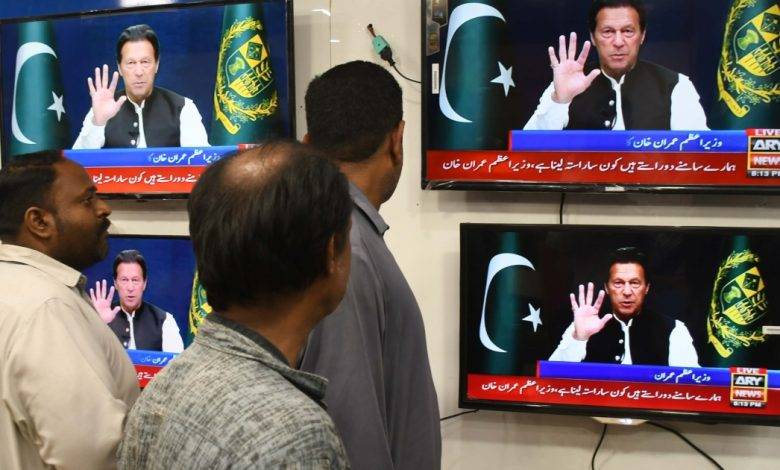 لجنة قضائية أصدرت قرارا باستبعاده
 عمران خان يلجأ للمحكمة العليا الباكستانية