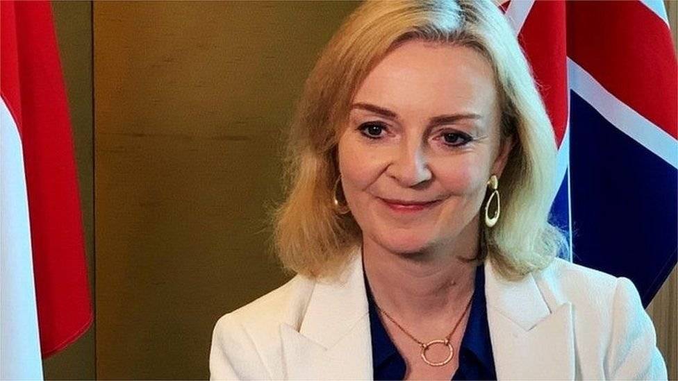 كيف علّقت ليز تراس على انتخاب ريشي سوناك رئيسا لوزراء بريطانيا؟