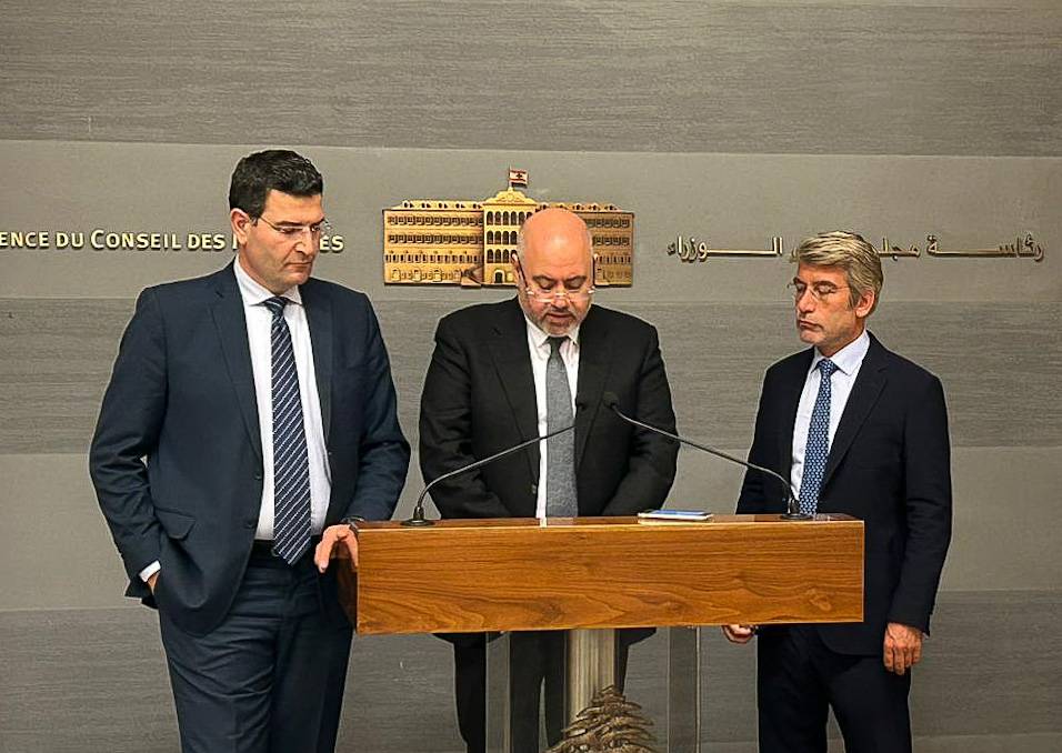 اجتماع في السراي بحث في وباء الكوليرا
الأبيض: ضرورة تعقيم  المياه بالكلورين
فياض: الأولويّة للمحافظة على المياه الخالية من الجراثيم
