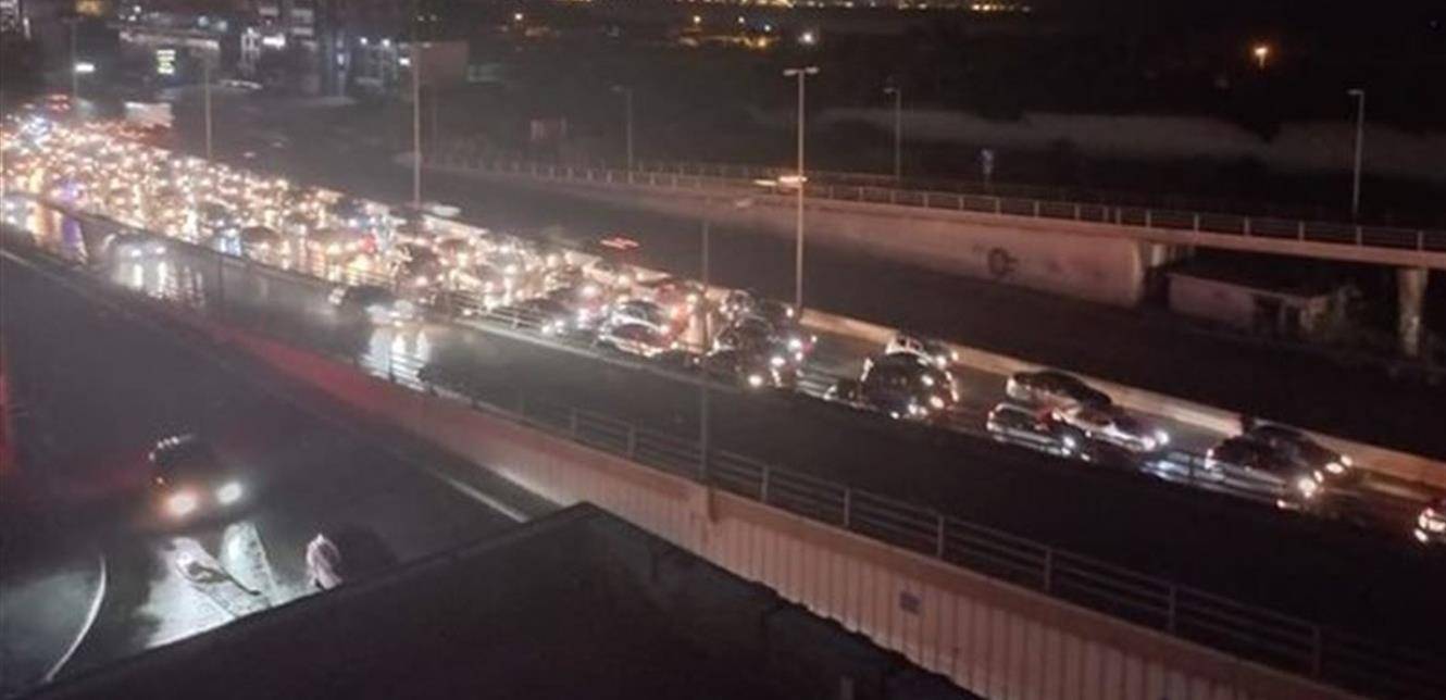 بسبب الأمطار الغزيرة... مأساة جديدة على طرقات لبنان