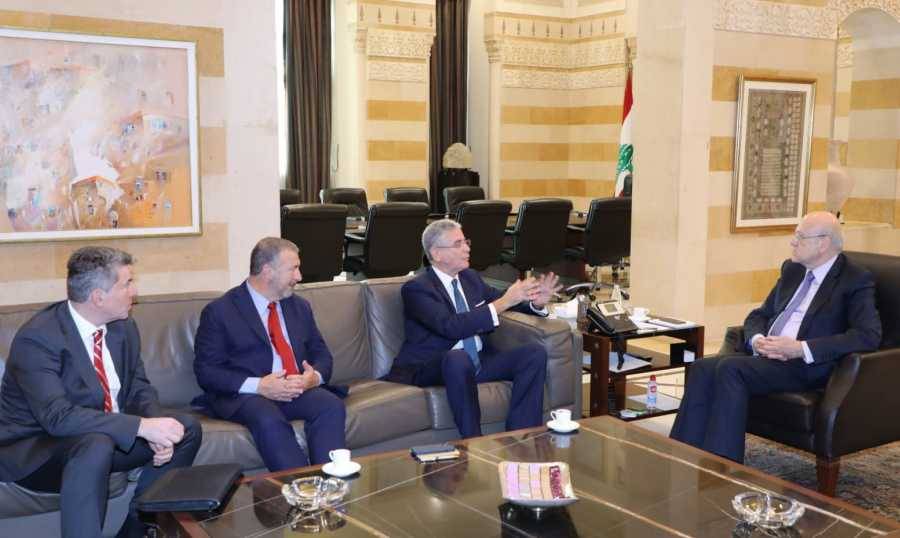 بلحاج : إصلاحات الكهرباء لا تزال بعيدة

البنك الدولي سيقدّم ٣٠٠ أو٥٠٠ مليون دولار