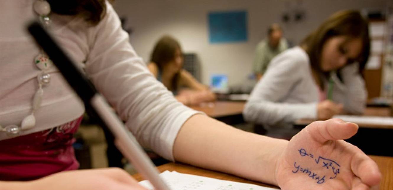 طريقة مبتكرة لمنع التلاميذ من الغش... تعرفوا عليها