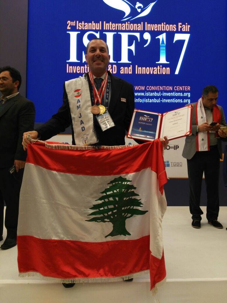 من رتابة المناهج الى "التفكير خارج العلبة" 
فؤاد بكار: كنوز وجواهر دفينة في عقول الطلاب 
والتنقيب بحاجة شغف معلم وأسلوب تربوي