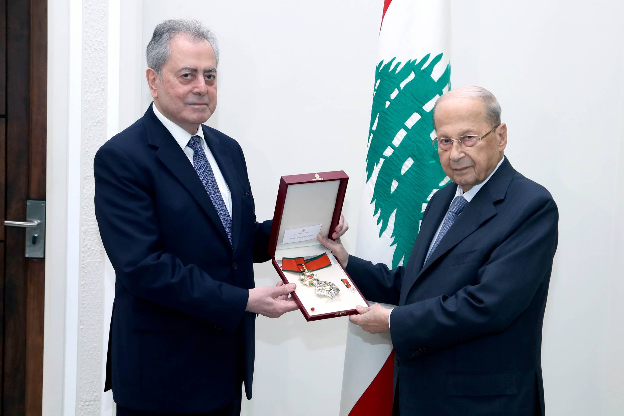 علي مُودّعاً: حصل لبس في تحديد موعد الوفد اللبناني ولم يُلغَ
عون: طلبنا من ميقاتي المساواة بين الجميع والعودة لإصدار المراسيم
تطبيق معايير واحدة في تشكيل الحكومة مدخل لإنتاج حكومة فاعلة