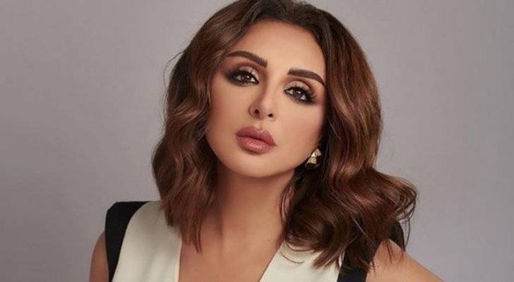 أنغام تتألق بفستان مكشوف الظهر..وسعره سيفاجئكم