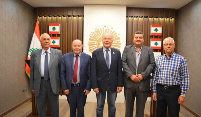 جال في طرابلس وتفقد غرفتها وبلديتها ...

الاسمر : تصحيح الاجور ضرورة