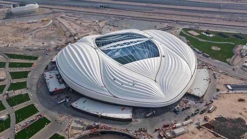 السلطات القطرية تجلي المئات من العمال المهاجرين في وسط الدوحة قبل كأس العالم