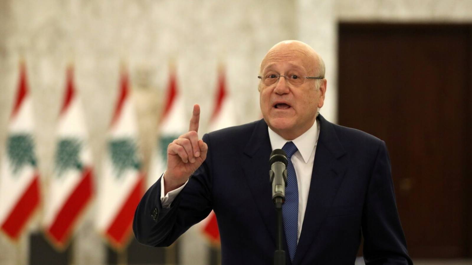 أوساط ميقاتي: توقيع مرسوم قبول إستقالة الحكومة هو "لزوم ما لا يلزم"