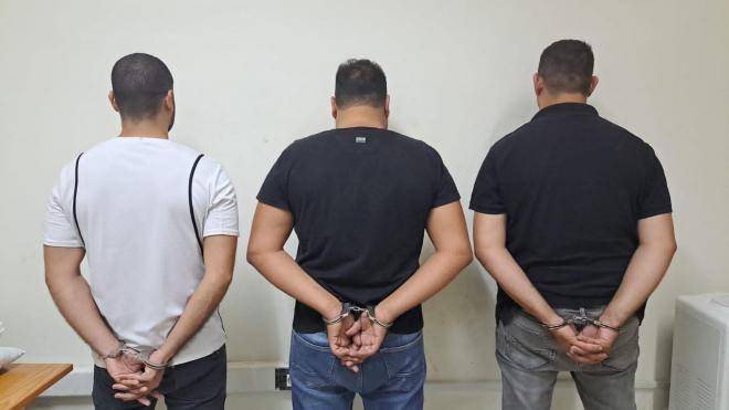 انتحلوا صفة أمنية وسرقوا منزلاً في ريفون.. وهذا كان مصيرهم