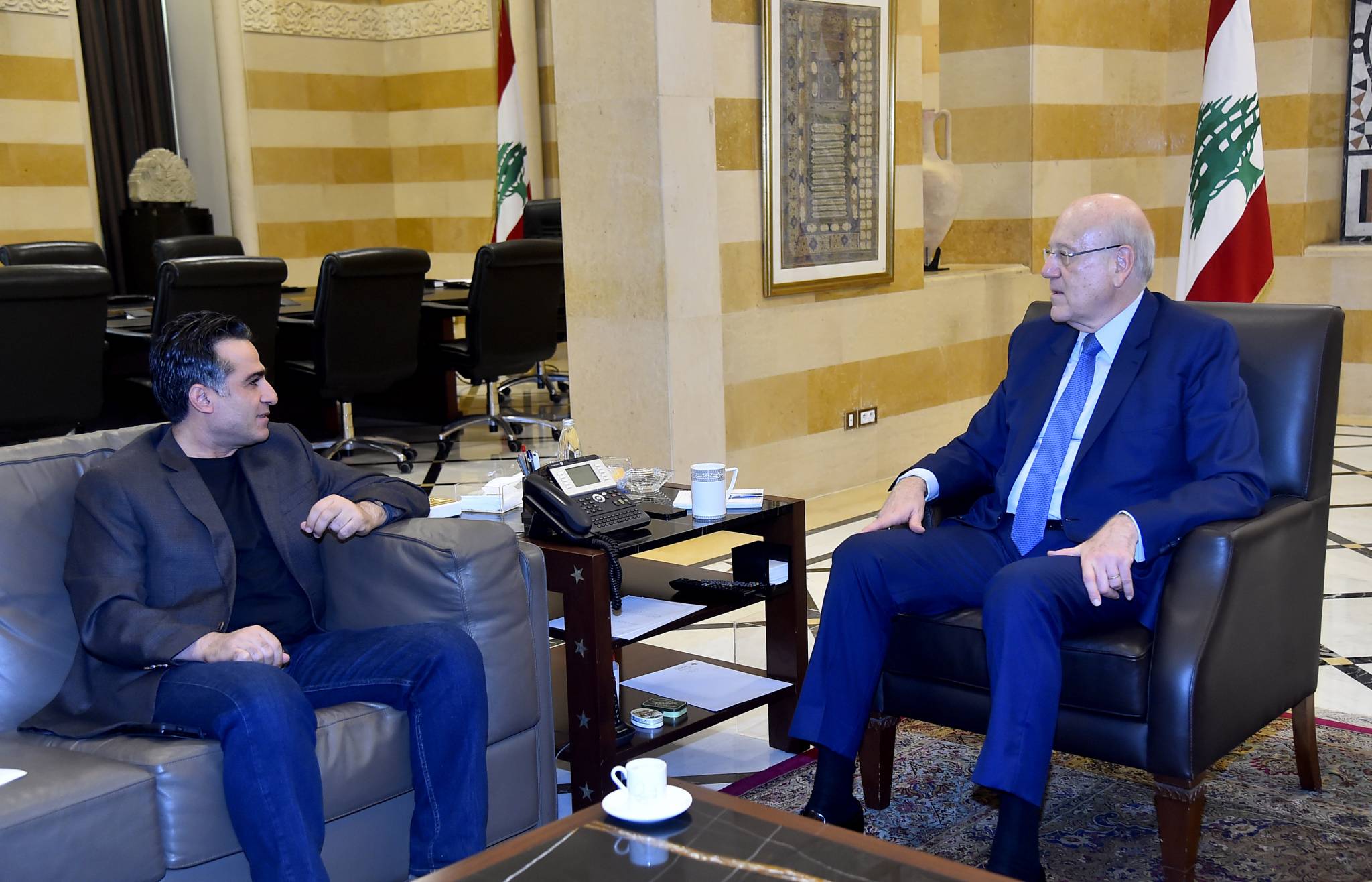ميقاتي غادر الى الجزائر ليمثّل لبنان في القمّة العربيّة
حميّة: سنقوم بقراءة ترضي الأطراف بملف الترسيم