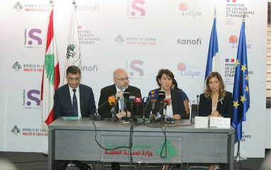 تسلّم هبة فرنسيّة من لقاح "كوليرا"
الأبيض: لبنان في مرحلة إستباقيّة لإمكان التفشّي الواسع
غريو: فرنسا لبّت طلب لبنان.. ومُستمرّون في الدعم