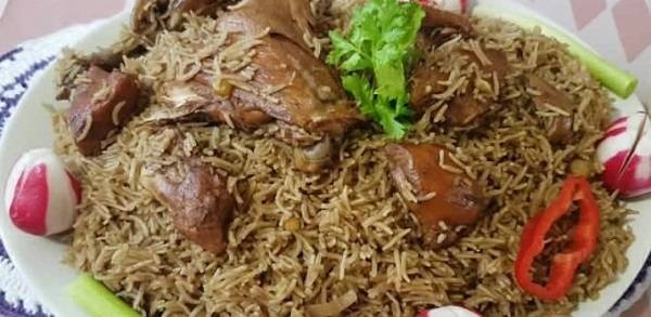طبق اليوم: أرز مع الدجاج بدبس الرمان
