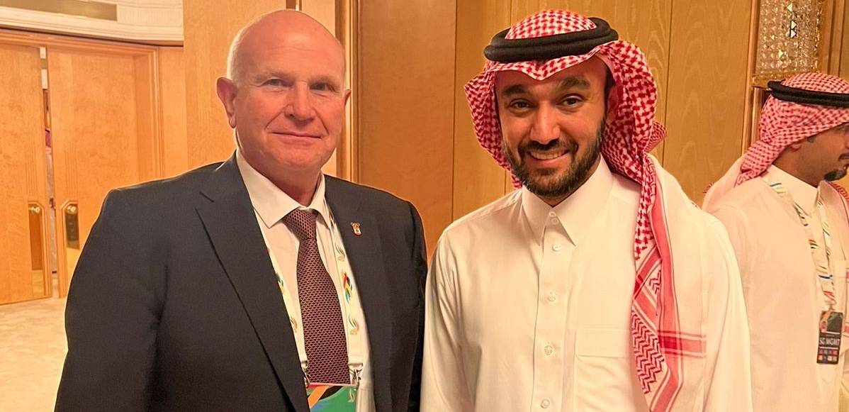 جلخ حضر حفل إفتتاح الألعاب السعودية الأولى
وأشاد بحرفية التنظيم وحفاوة الإستقبال