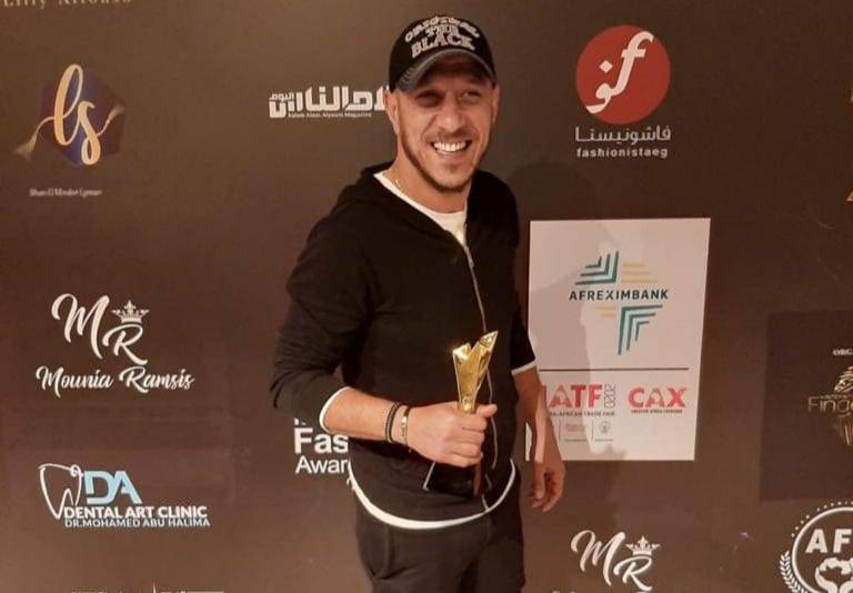 مصمم الأزياء علي الشرنوبي يكشف أحدث الصيحات العصرية لشتاء 2022