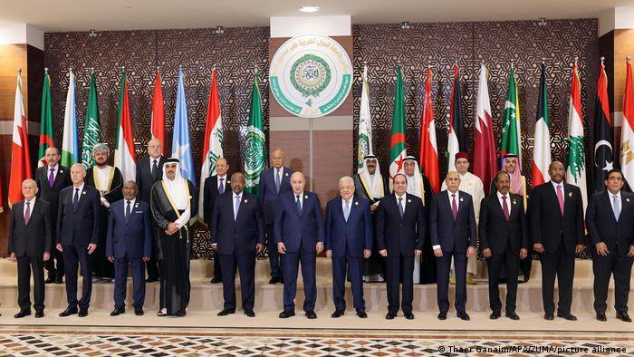 قمة الجزائر تؤكد على مركزية القضية الفلسطينية والتمسك بالمبادرة العربية للسلام... أبو الغيط: لعودة سوريا