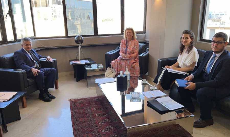 الخليل عرض المشاريع المنفذة مع وفد الاتحاد الأوروبي