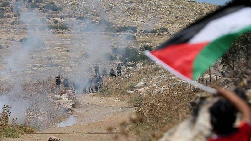 إصابات بين الفلسطينيين جراء قمع قوات الإحتلال مسيرات ضدّ الاستيطان في الضفة الغربية