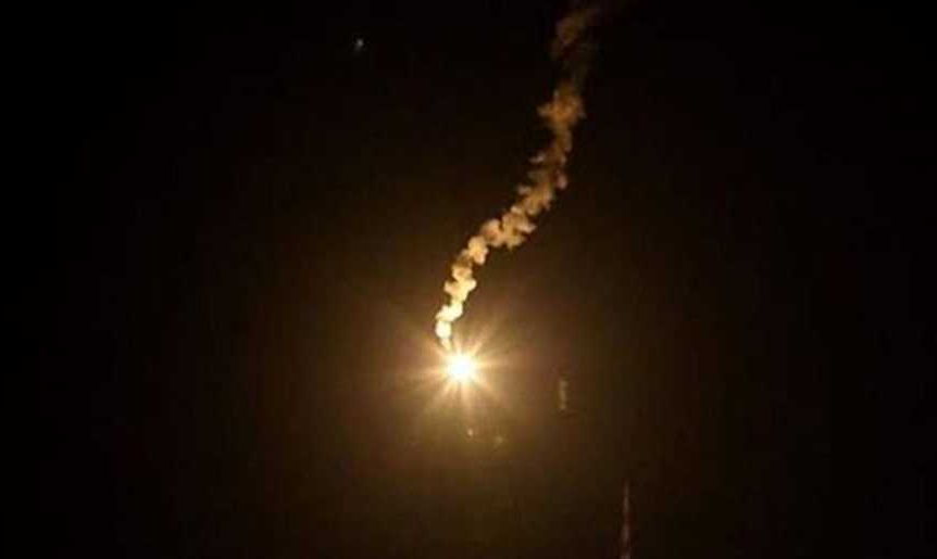 جيش العدو يطلق قنابل مضيئة داخل مزارع شبعا فوق موقع الرادار