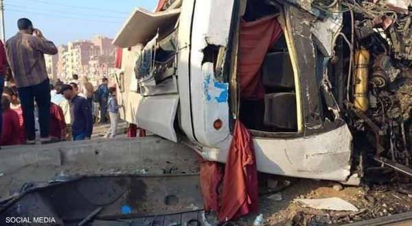 تصادم قطار بـ "أتوبيس" طلاب في مصر.. ماذا في التفاصيل؟