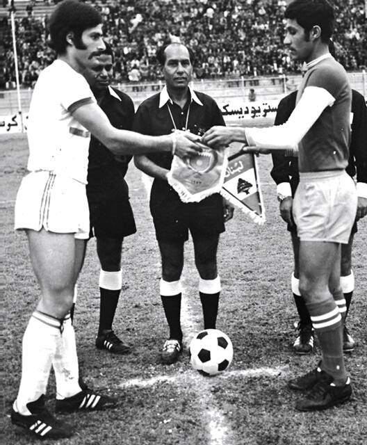 اميل رستم اللاعب الذي تحول من الهجوم إلى الدفاع وبقي وفيا لنادي الحكمة
