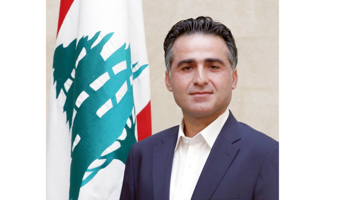 حميه يجول على ورش تنظيف مجاري المياه