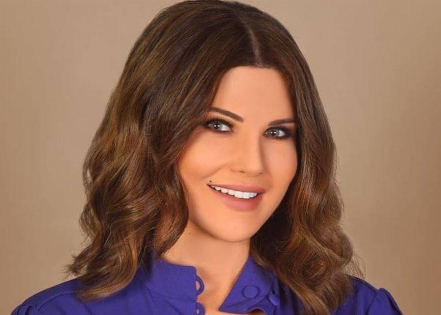 بالصور: ماذا أهدت منى أبو حمزة عمّتها؟